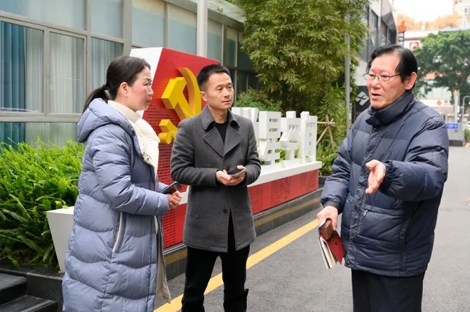 深入社區(qū)，傾聽(tīng)民聲 成都市人大代表龔曉鷗開(kāi)展“幸福美好生活十大工程”宣講 第5張